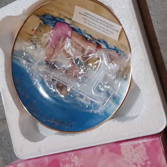 New Avon 2004 Mother's Day collectible plate sunny day - Picture 2 of 4